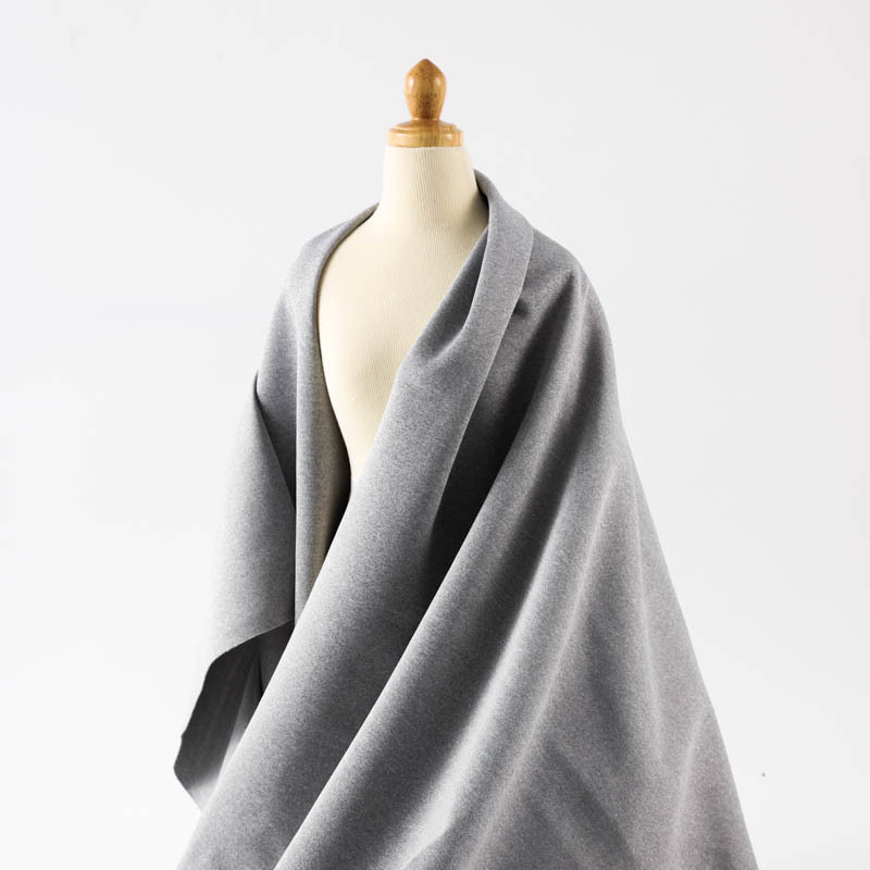 Mundurek szkolny dla uczniów z jedwabnej tkaniny Hannan w kratę 50D, ten sam styl